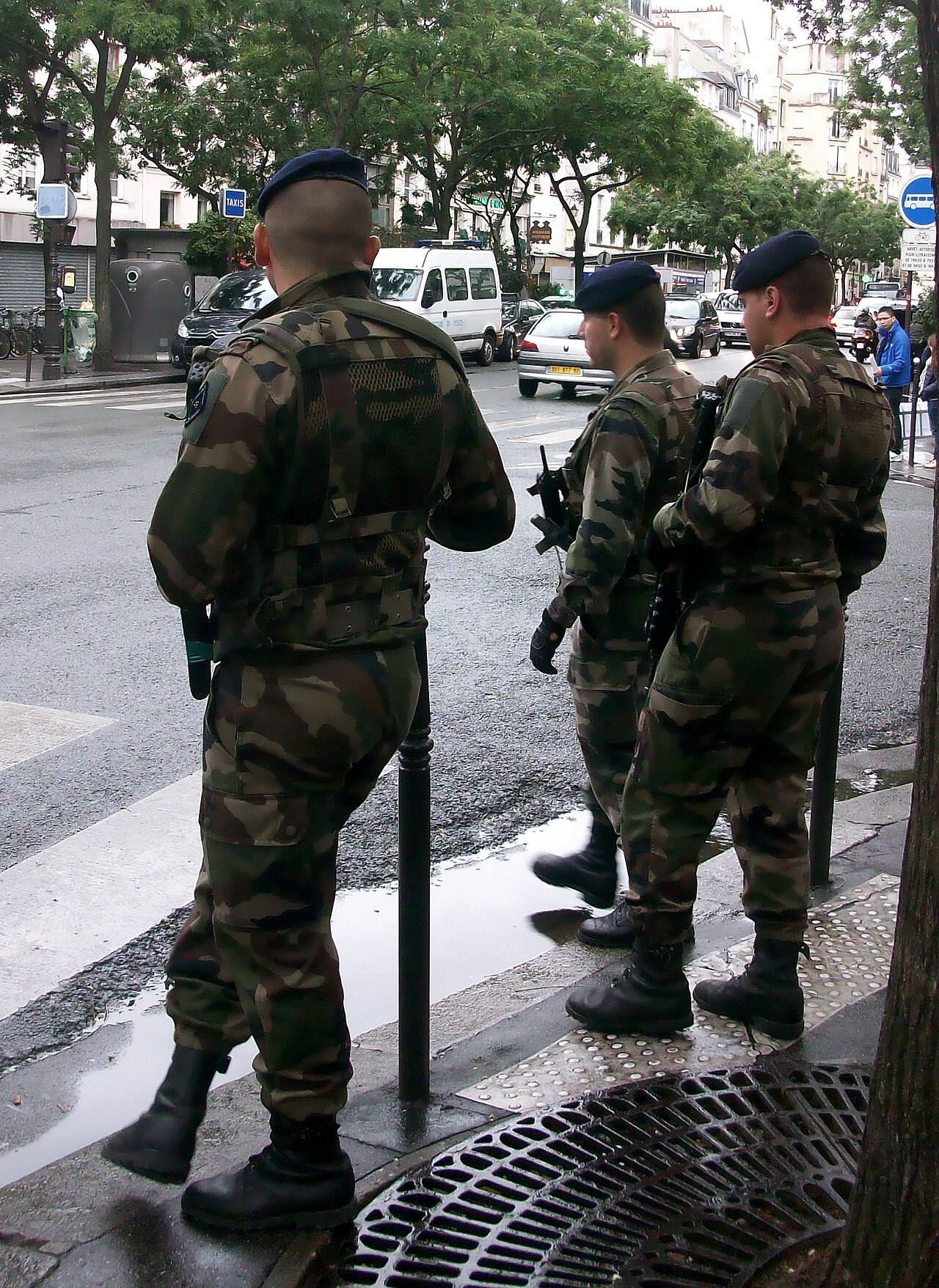 photo d'archives (2013) : militaires en patrouille à Paris